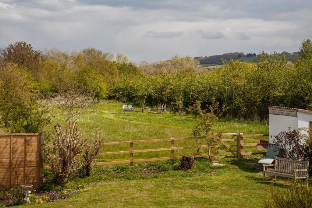 Beautiful 2 Bedroom Guest House With Private Pool In Lacock, Wiltshire Exterior foto