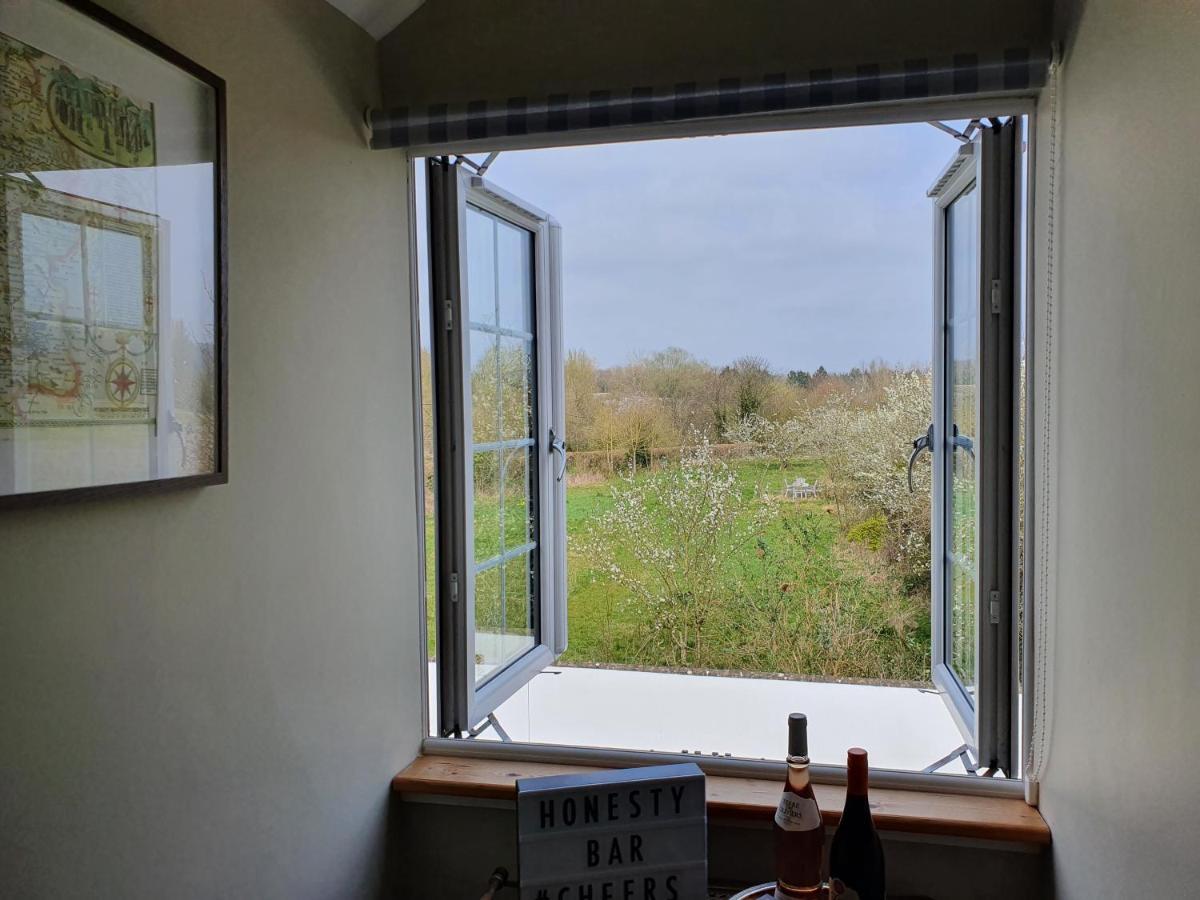 Beautiful 2 Bedroom Guest House With Private Pool In Lacock, Wiltshire Exterior foto