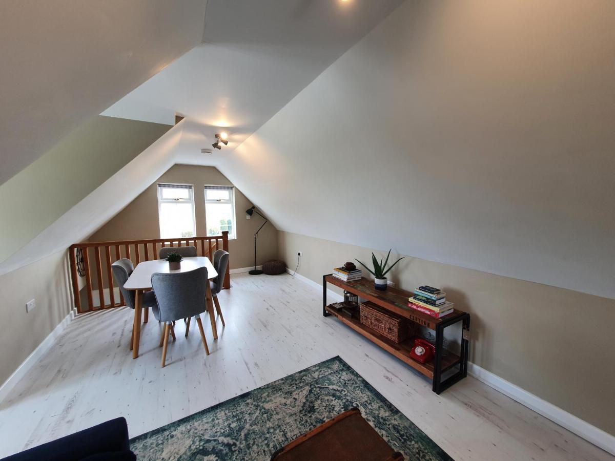 Beautiful 2 Bedroom Guest House With Private Pool In Lacock, Wiltshire Exterior foto